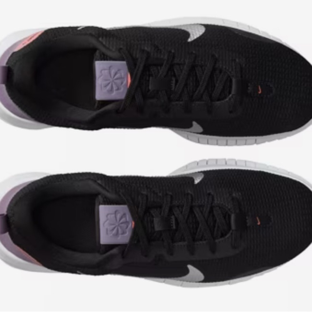 Nike Black and Silver Women's Sneakers - Picture 5 of 9